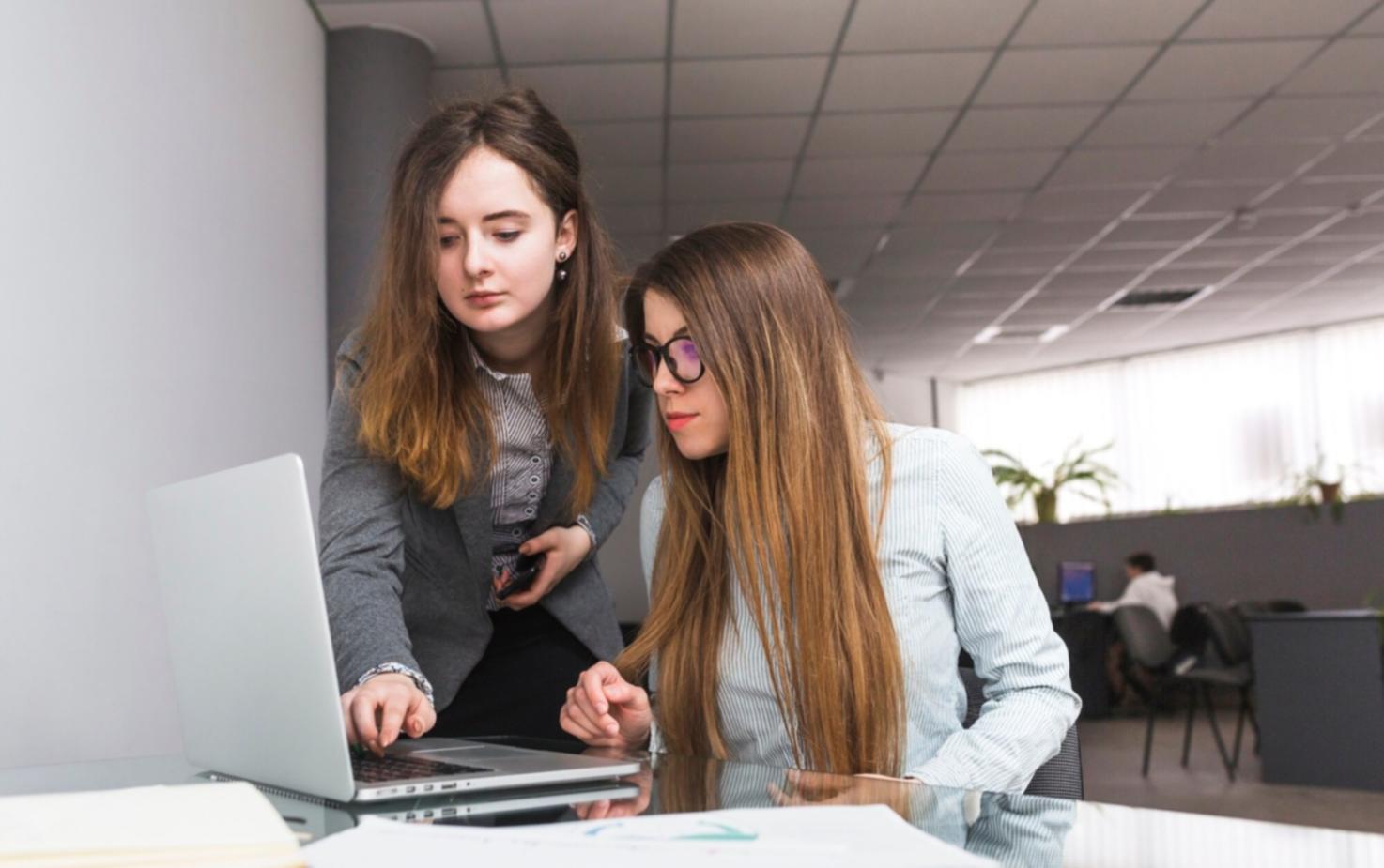 Команда поддержки Grostallon готова помочь с вопросами по финансовому образованию